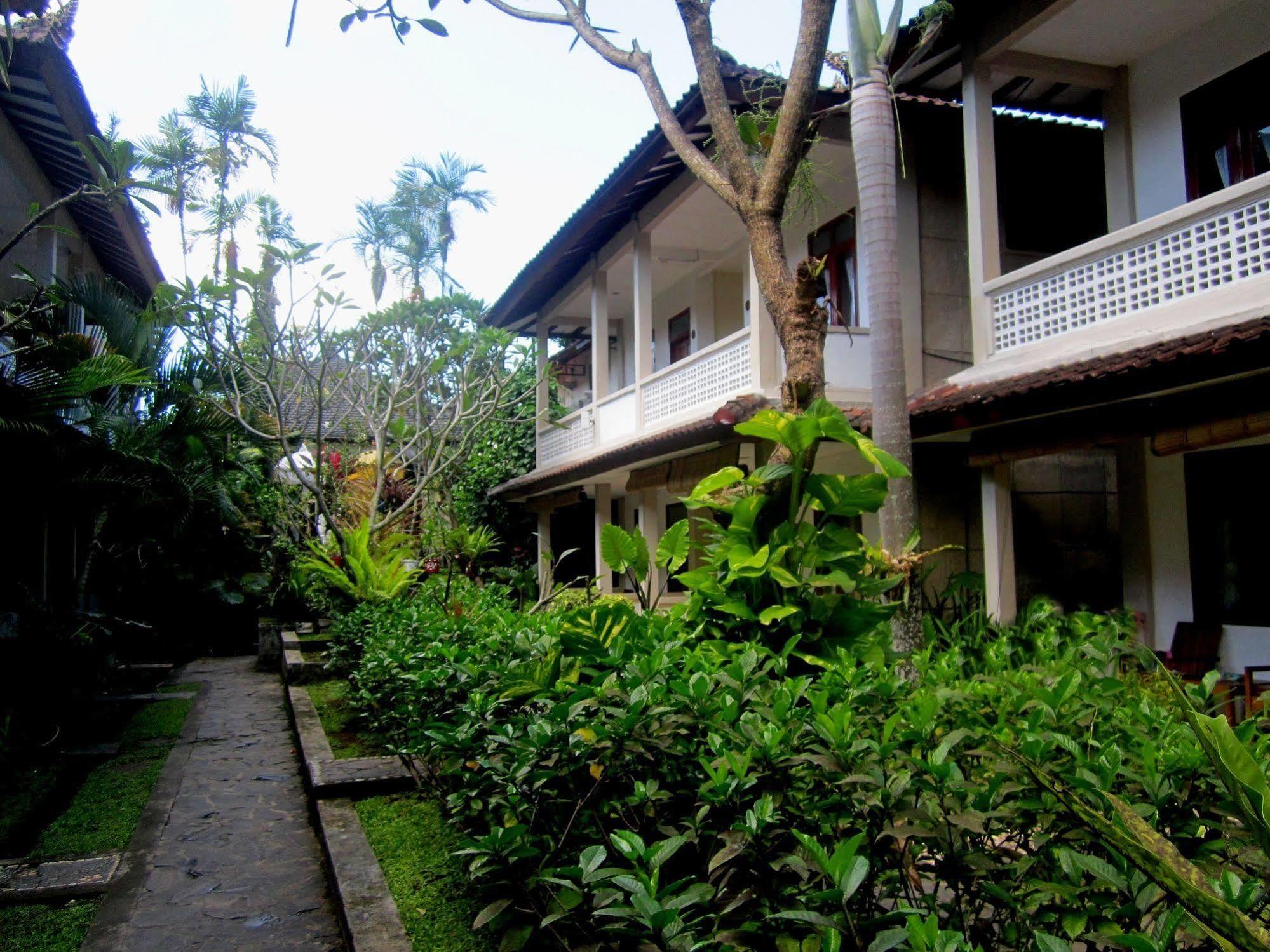 คาซา คเนศ โฮเทล อูบุด Hotel ภายนอก รูปภาพ